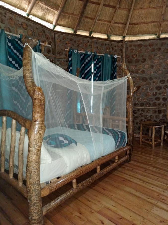 Chimpanzee Capital Safari Lodge Bigodi Eksteriør billede