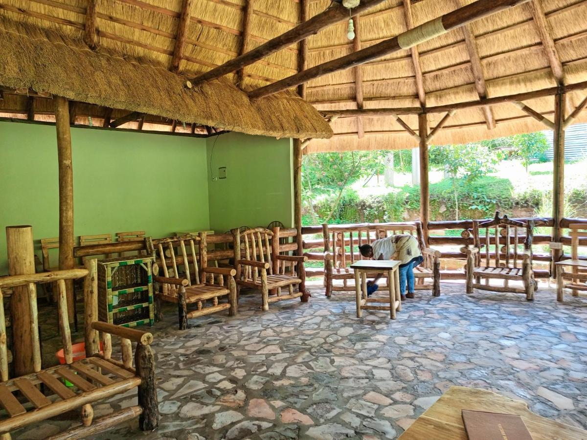 Chimpanzee Capital Safari Lodge Bigodi Eksteriør billede