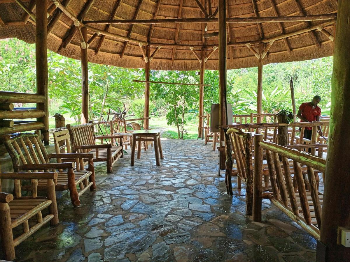 Chimpanzee Capital Safari Lodge Bigodi Eksteriør billede